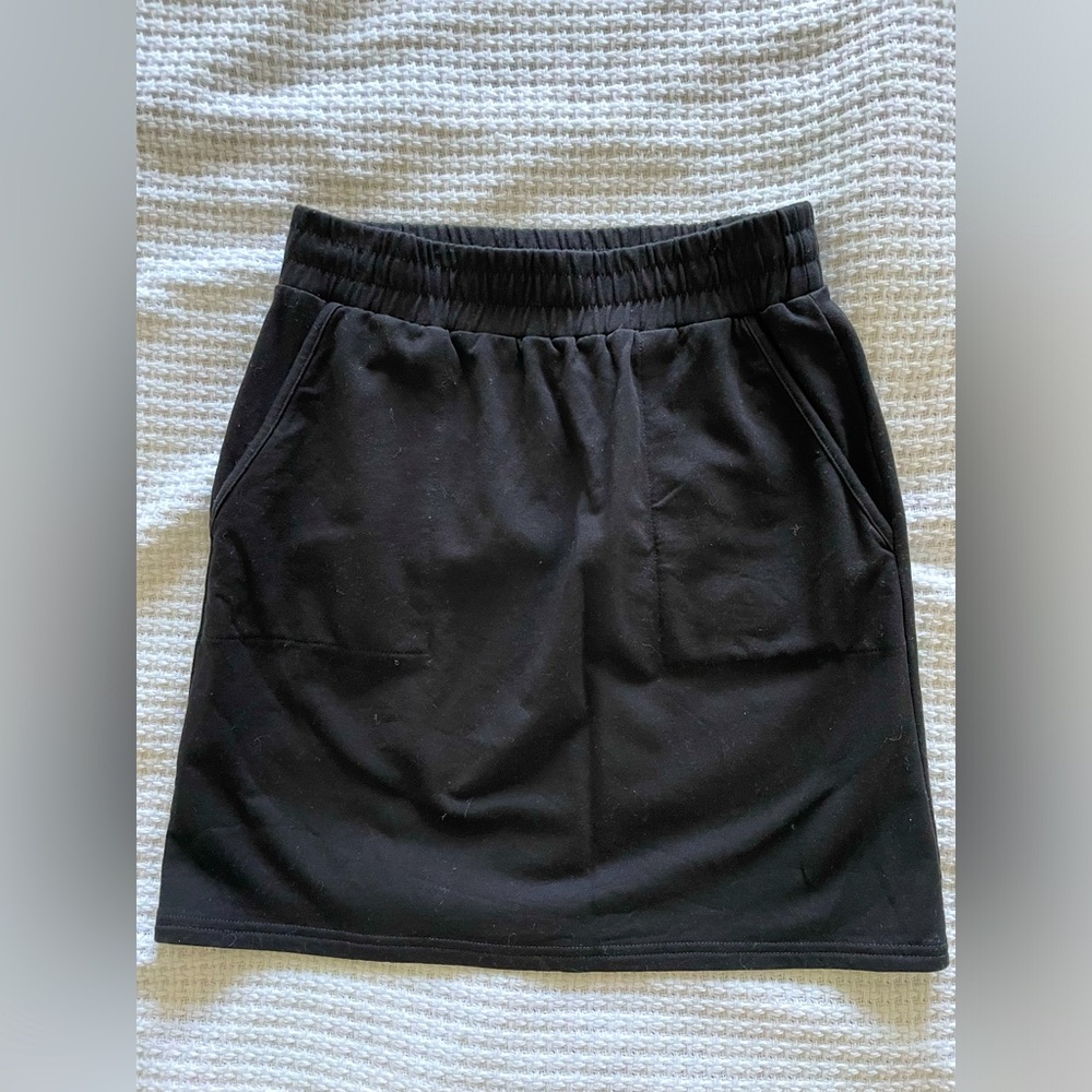 Black pencil skirt 🇨🇦 (made in Canada)